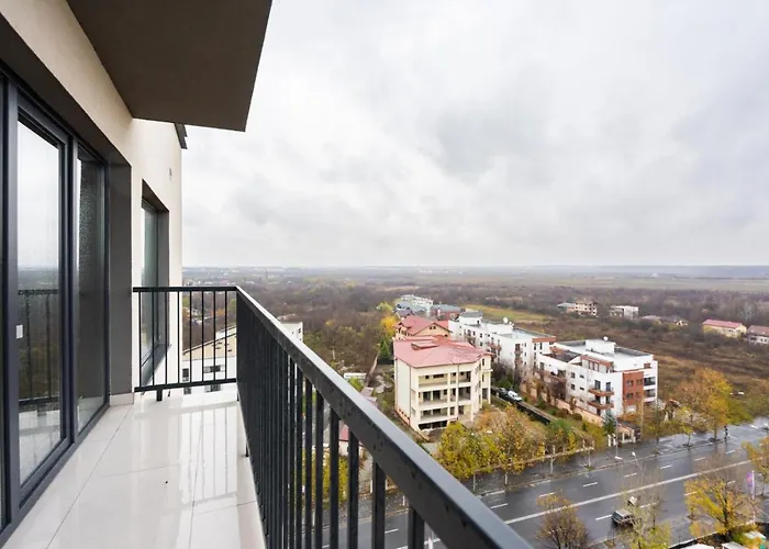 Fantastic View - Northside Park Бухарест